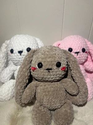 Gosedjur  - Virkad kanin. Safety eyes 