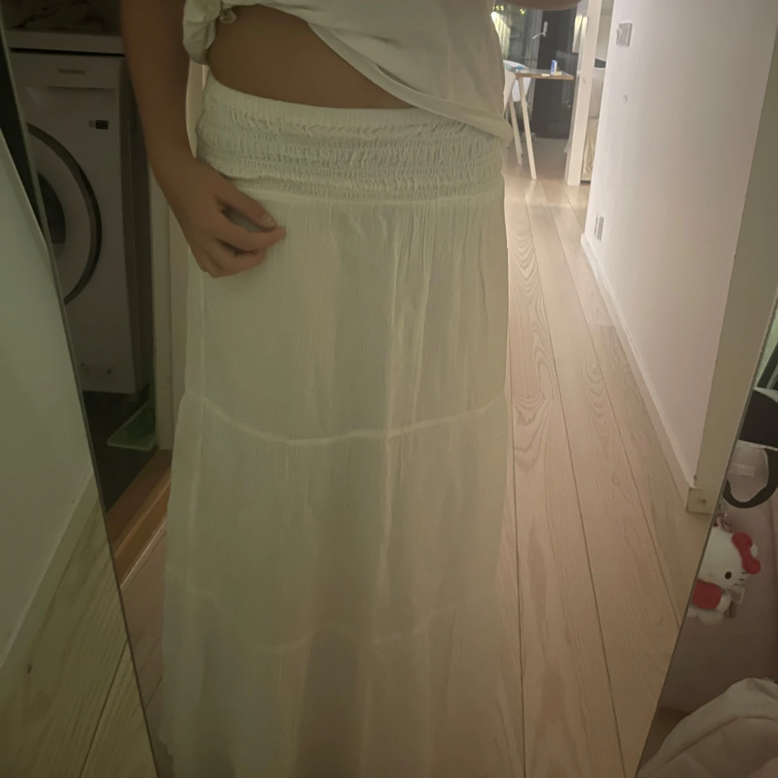 Vit långkjol med smock i midjan 🫰🏼 - 2