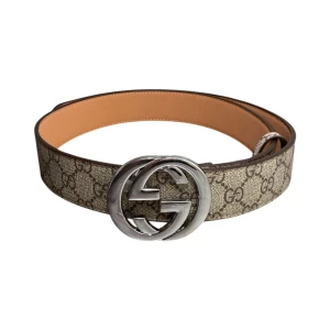 Gucci bälte - Helt ny Gucci bälte. Oanvänd. Storlek 110cm. Fraktar inom 24 timmar. Bästa kvalitén ute på marknaden