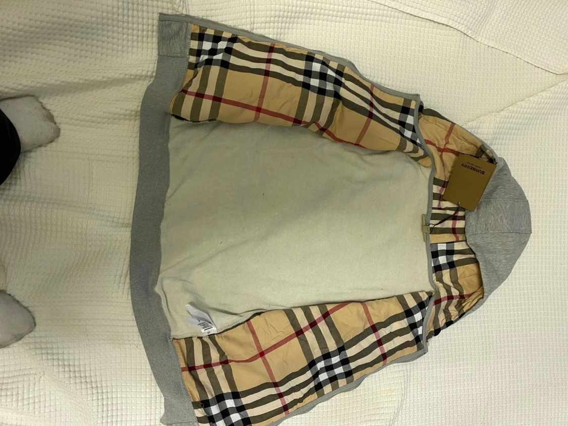 Grå hoodie från Burberry med dragkedja - 1