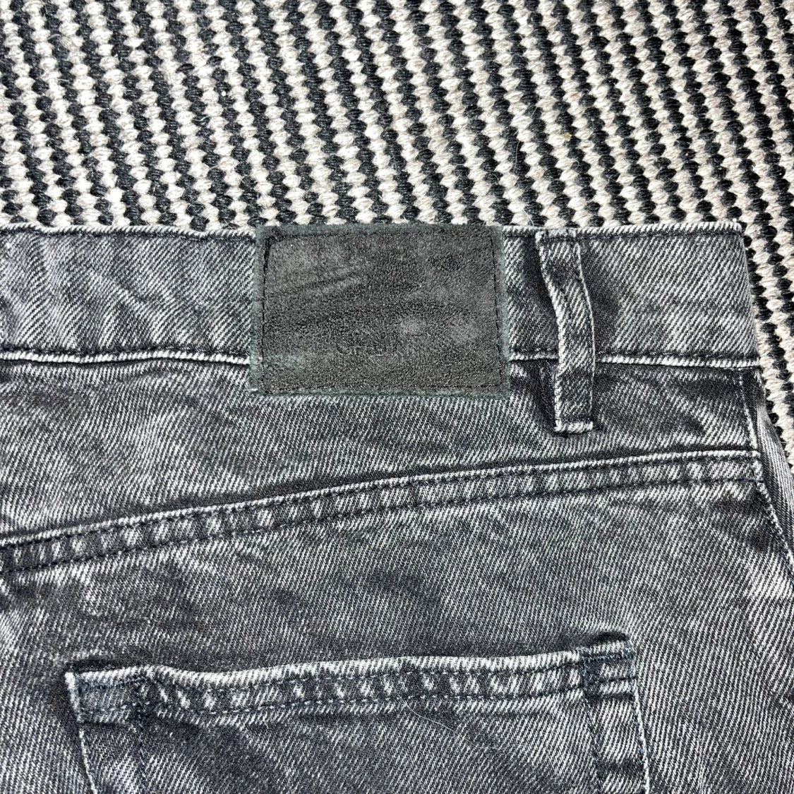 Grå straight jeans från Grunt - 2