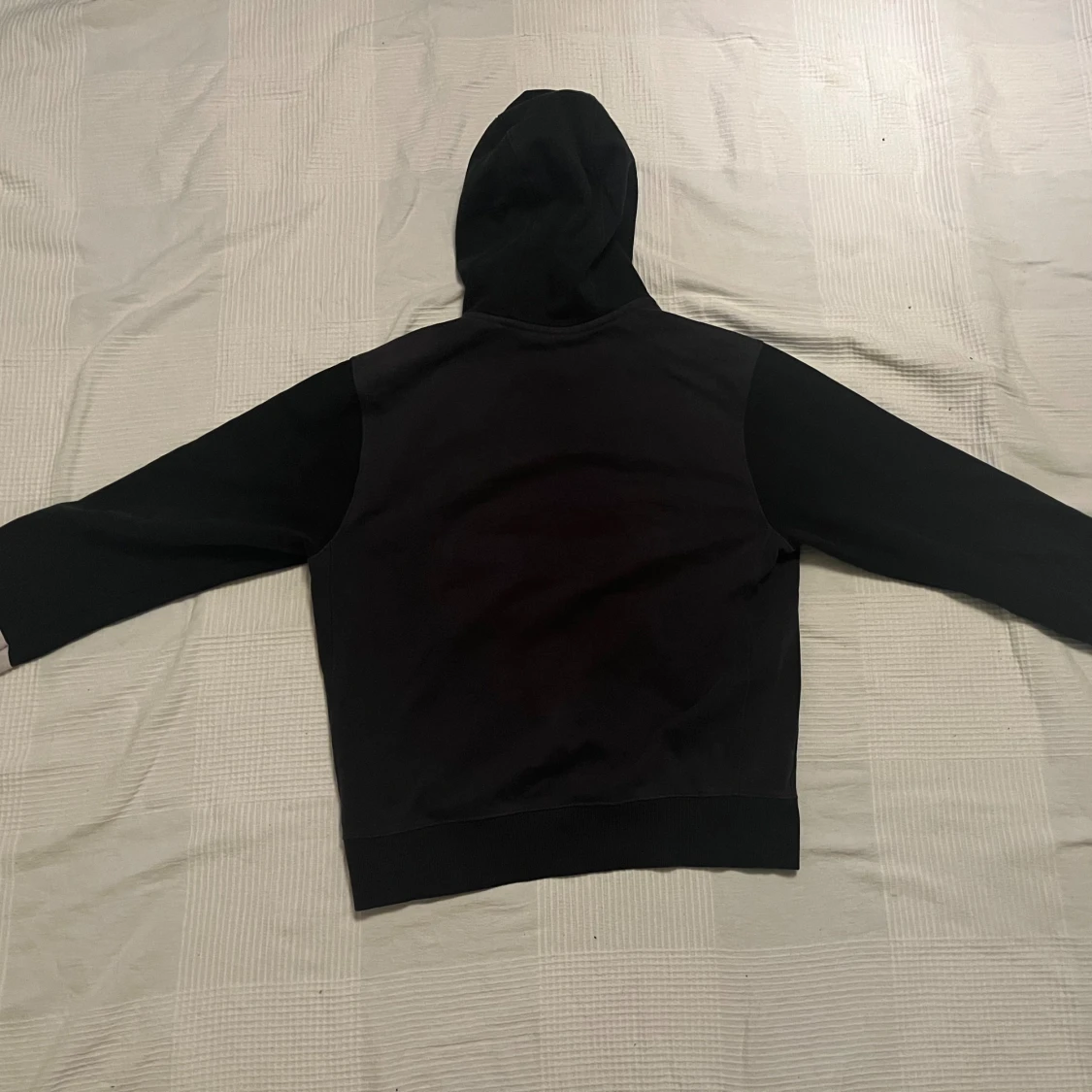 Svart hoodie från Nike med logga - 1