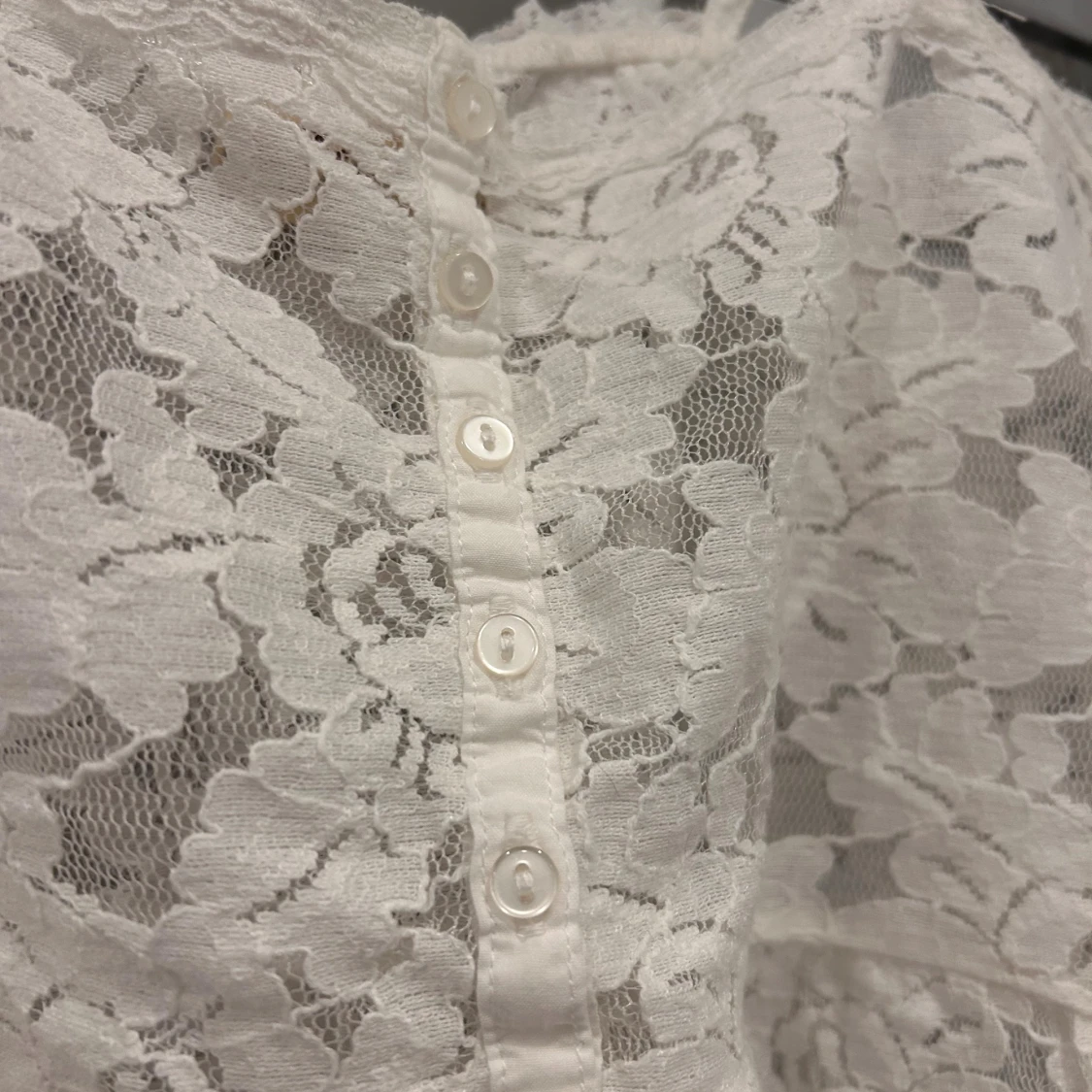 Vitt Hollister linne - 2