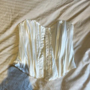 Korsett - Oanvänd korsett 