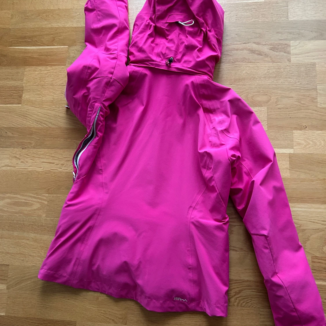 Rosa skidjacka från Peak Performance  - 2