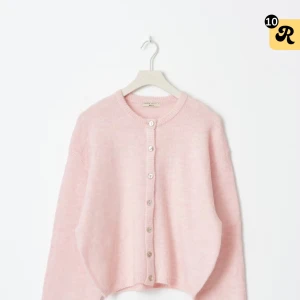 Ljusrosa stickad kofta från Gina - Superfin ljusrosa stickad kofta från Gina Tricot används endast fåtal gånger!💗