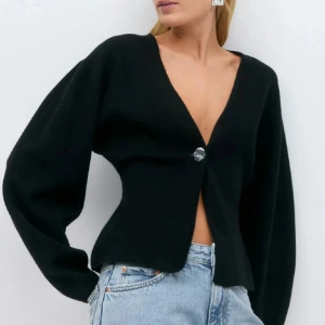 Gina Tricot kofta - Kofta från Gina som inte säljs längre, inga defekter