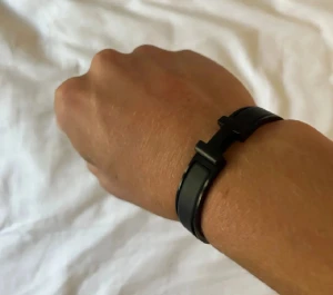 Svart armaband - Snygg armband, size 17. 