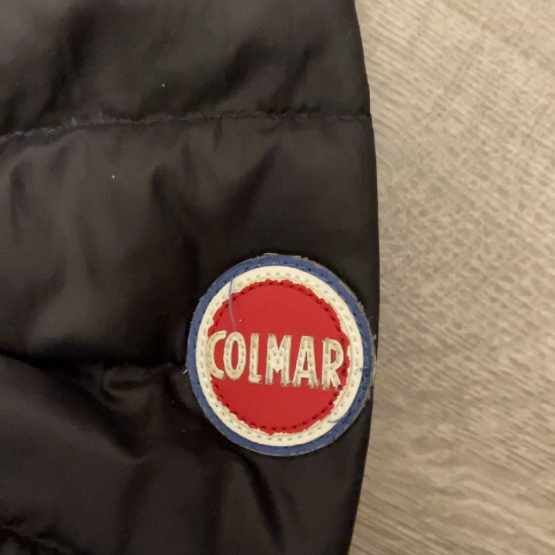 Svart pufferjacka från Colmar - 1