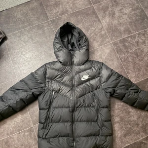 Vinterjacka från Nike - Säljer denna jacka i storlek M