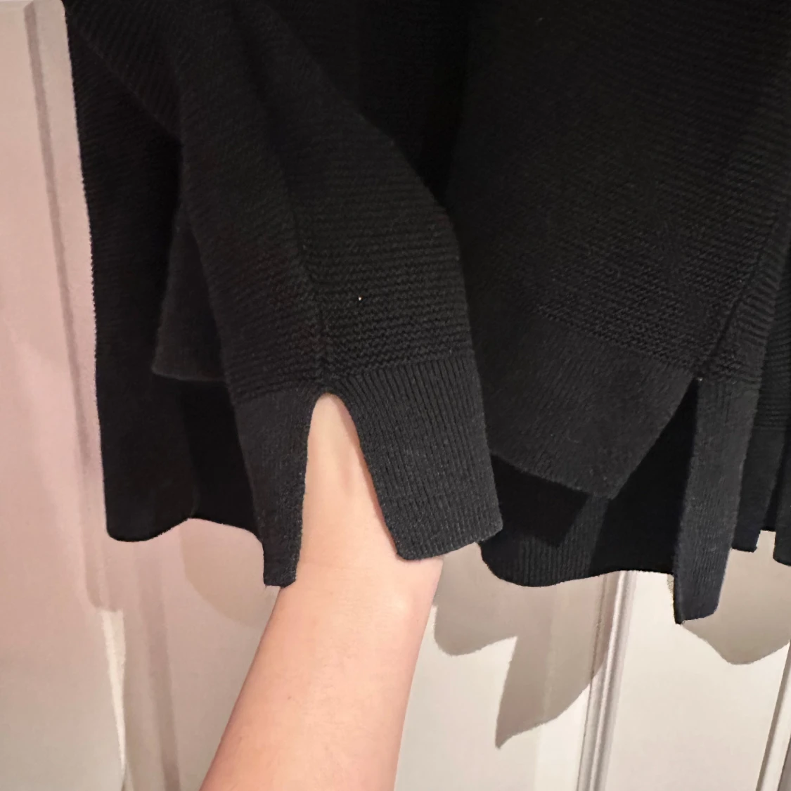 Svart stickad tröja - 2