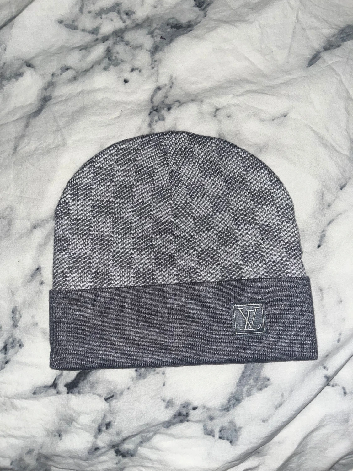 Grå rutig mössa från Louis Vuitton