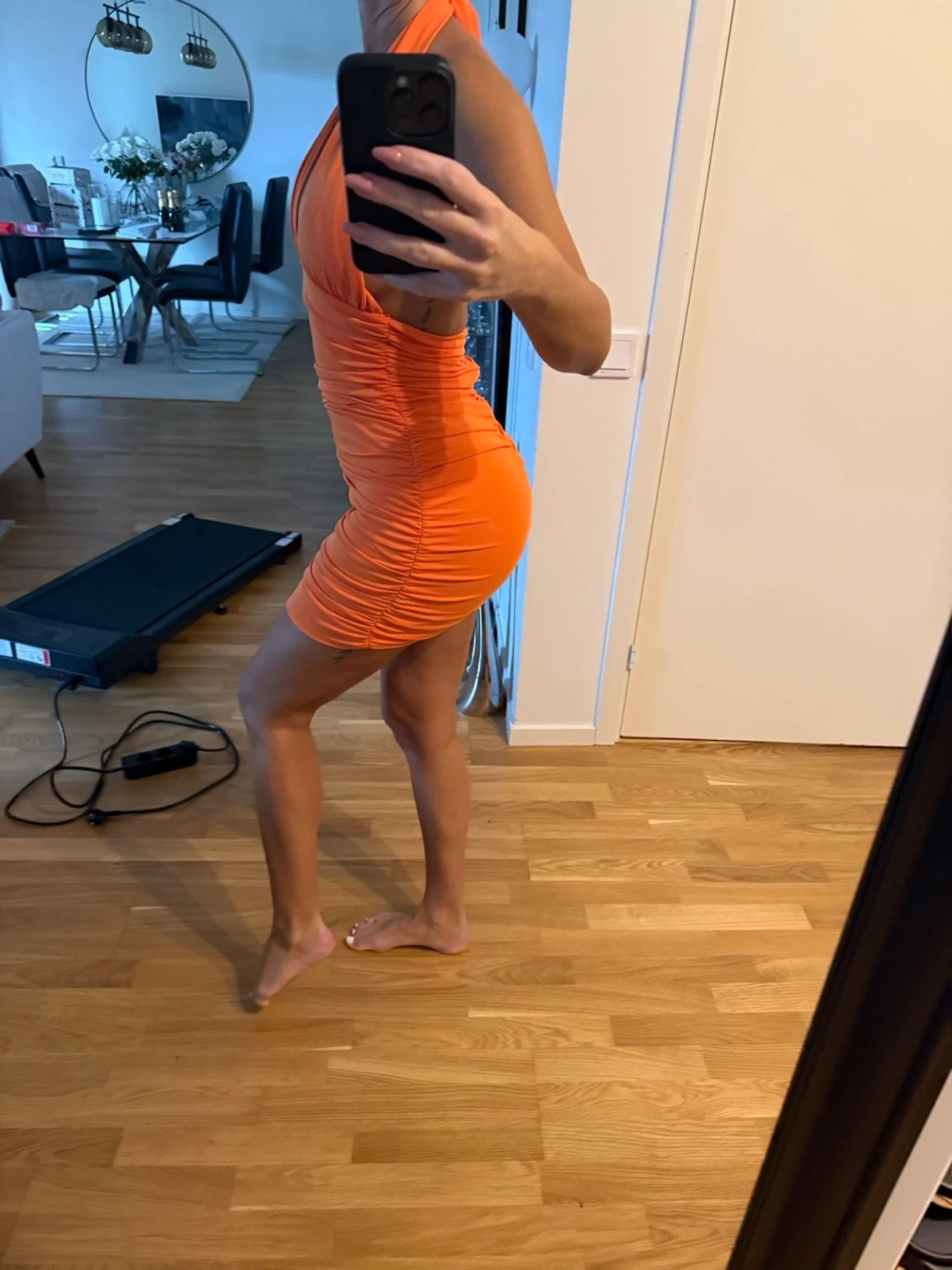 Orange halterneck kortklänning - 2