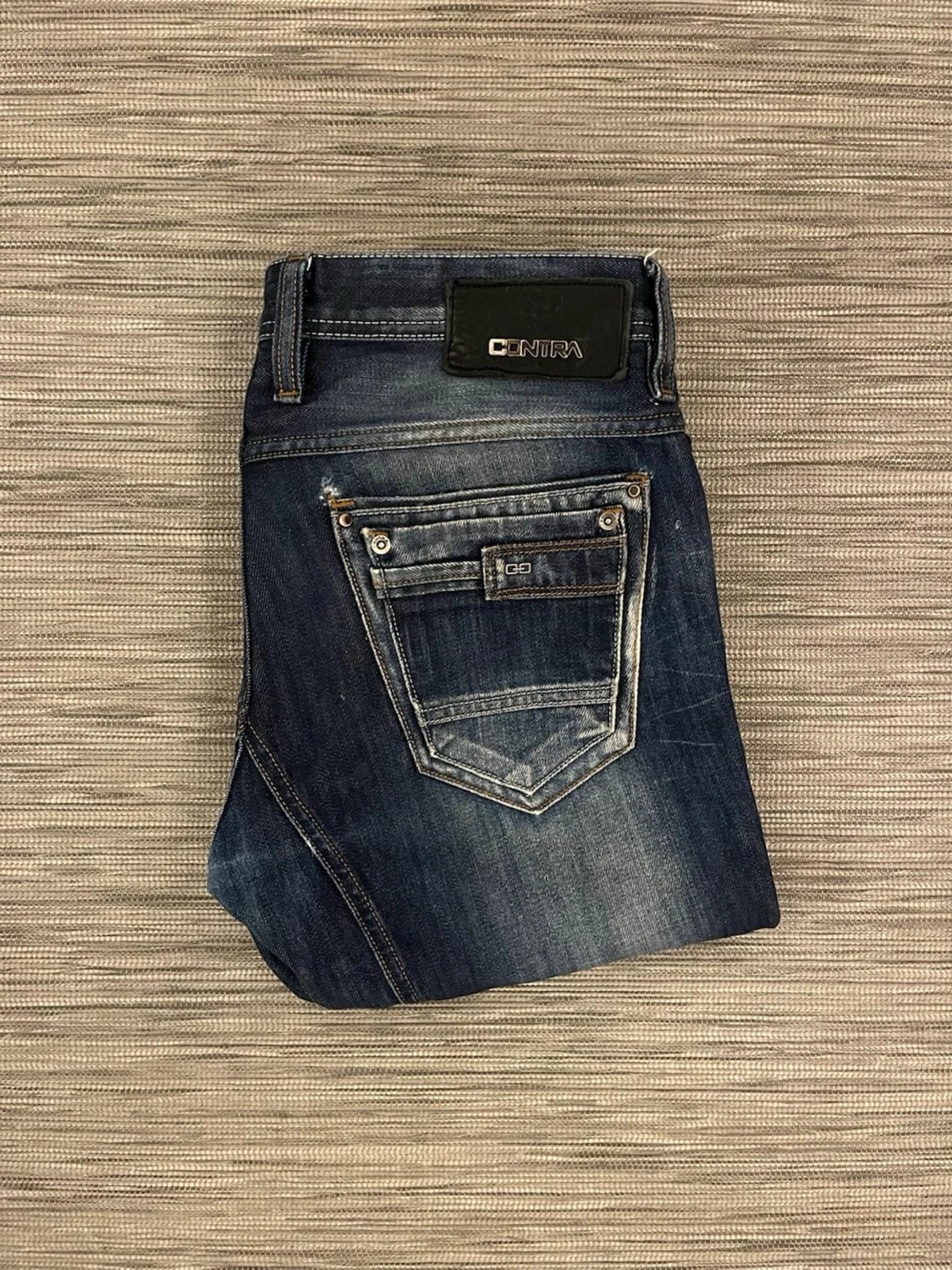 Contra - Sällsynta Jeans