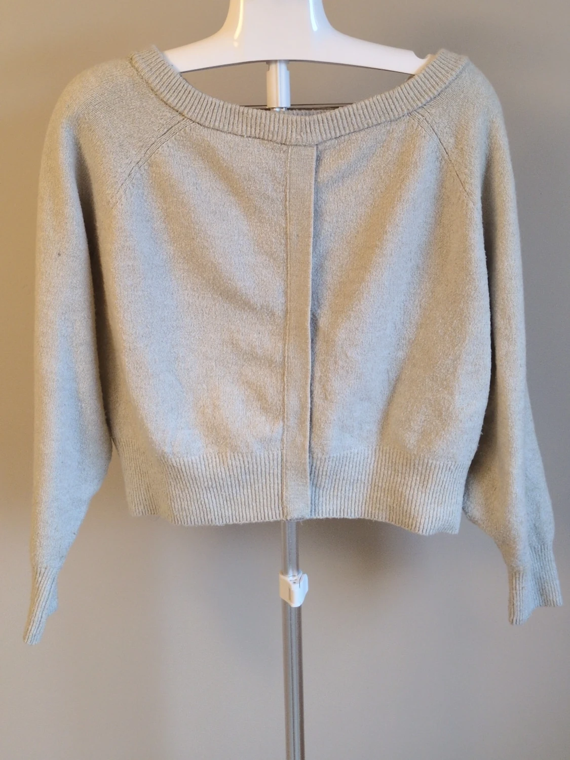 Beige croppad stickad tröja