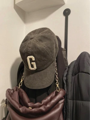 Gant keps - Keps fr gant. Aldrig använd så nyskick. Kosta 1050kr ny.