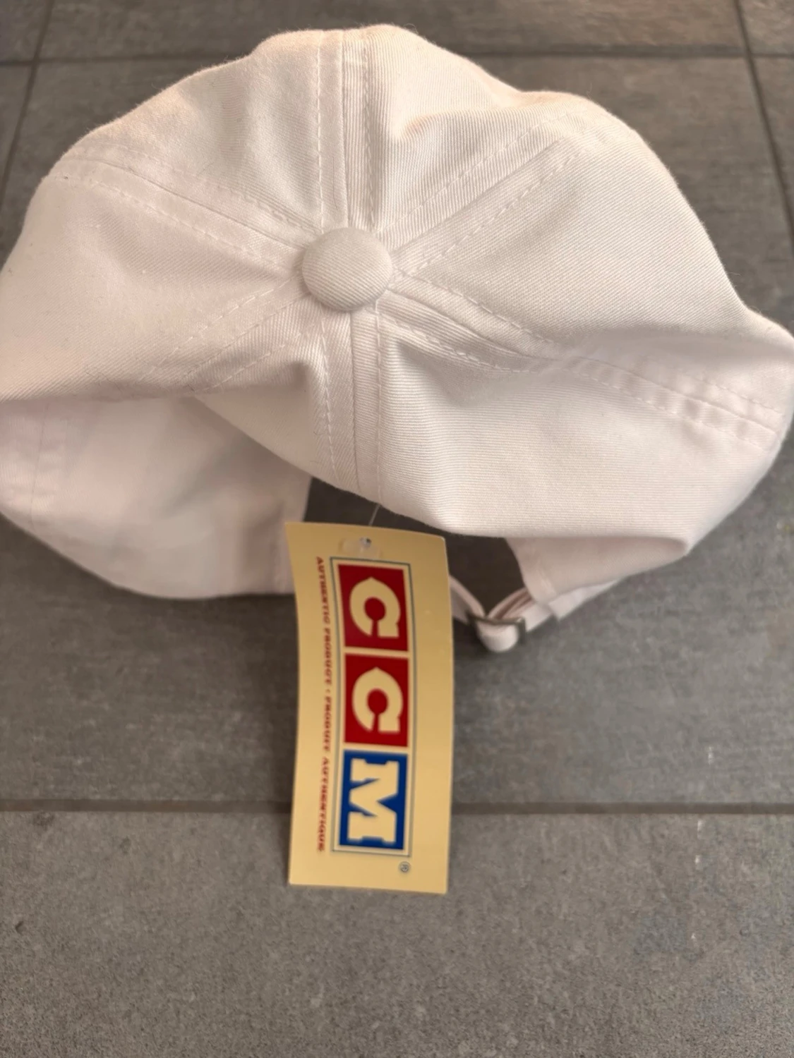 Vit keps från CCM med 1899-tryck - 1