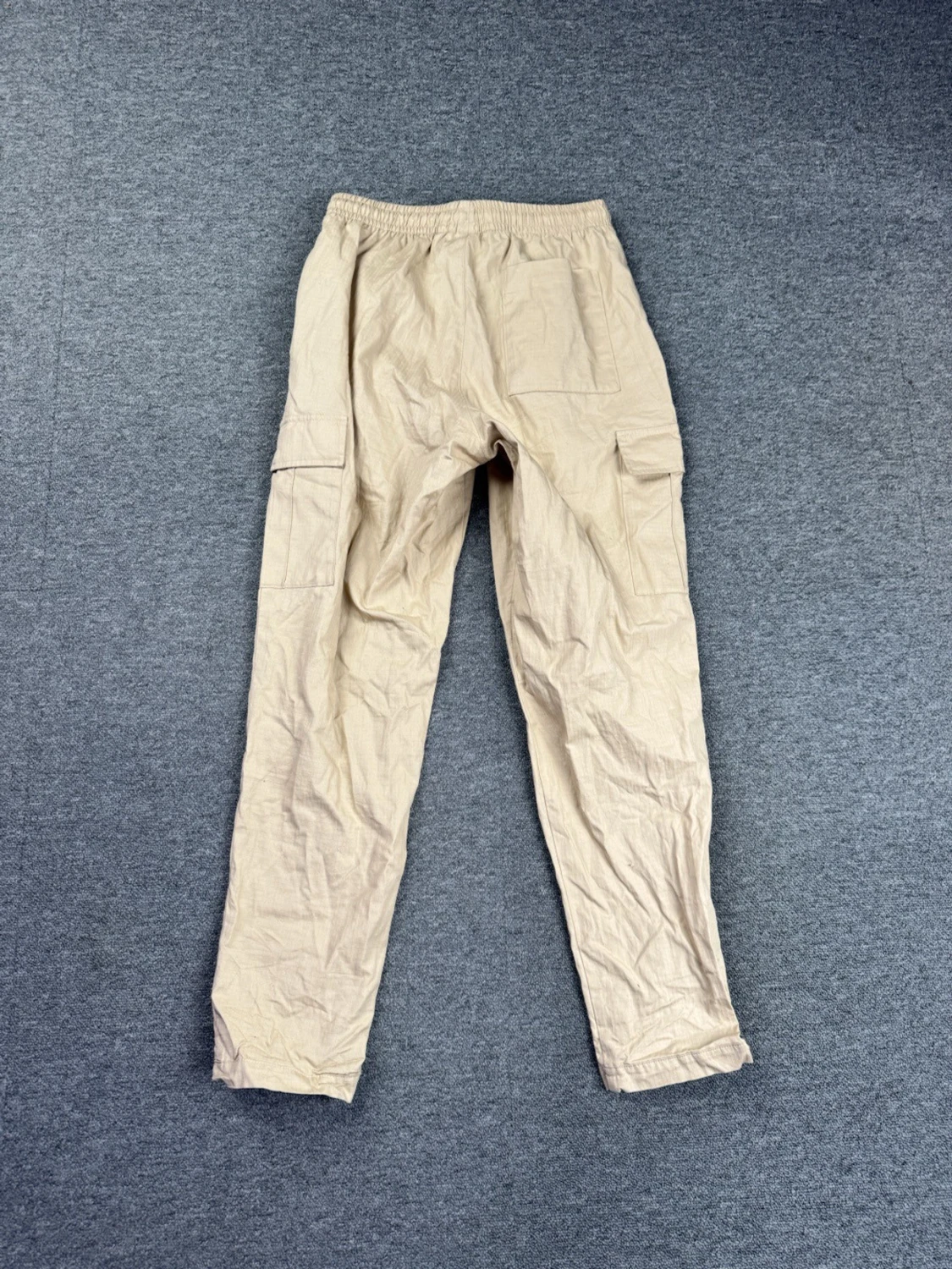 Beige cargobyxor från Adidas - 1