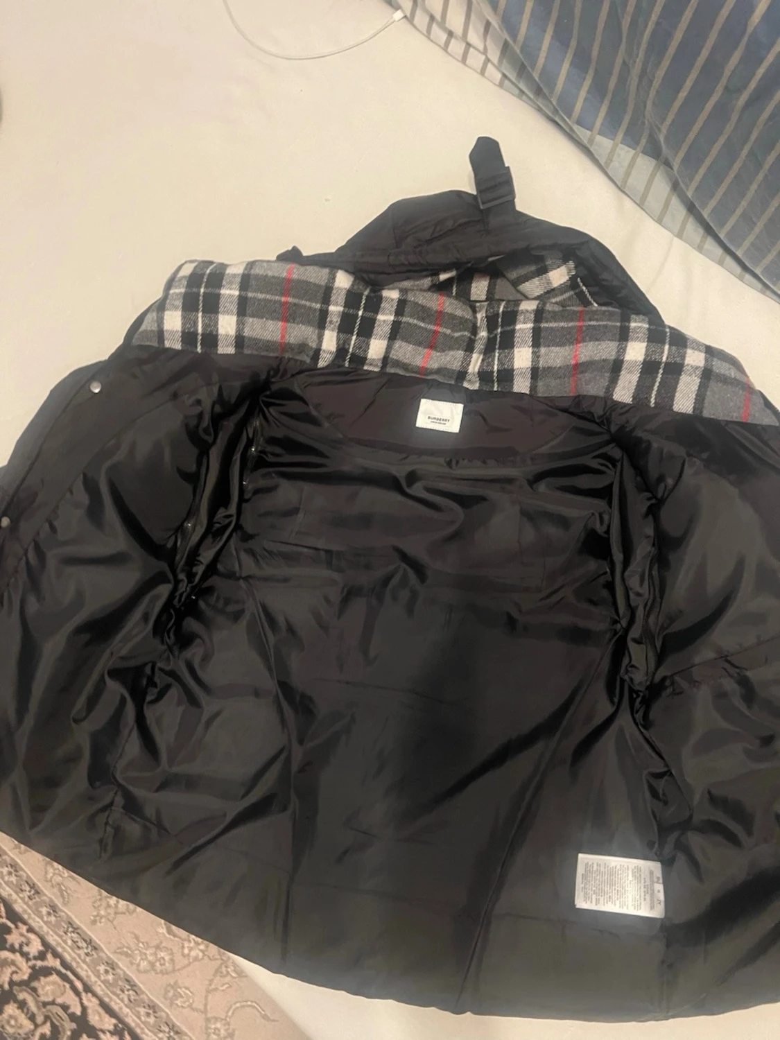 Svart dunjacka från Burberry - 2