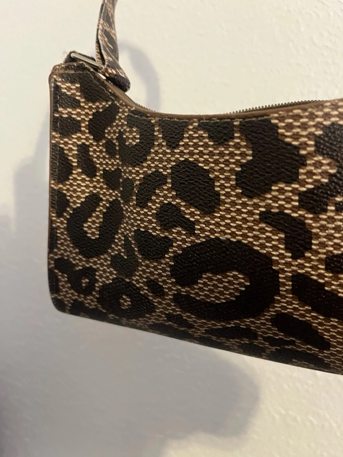 Leopardmönstrad axelväska - 1