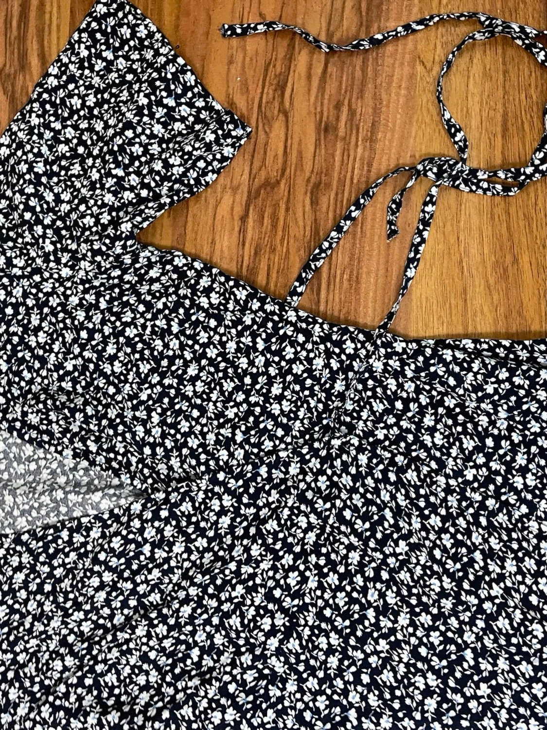 Blåa blommig omlottklänning - 3