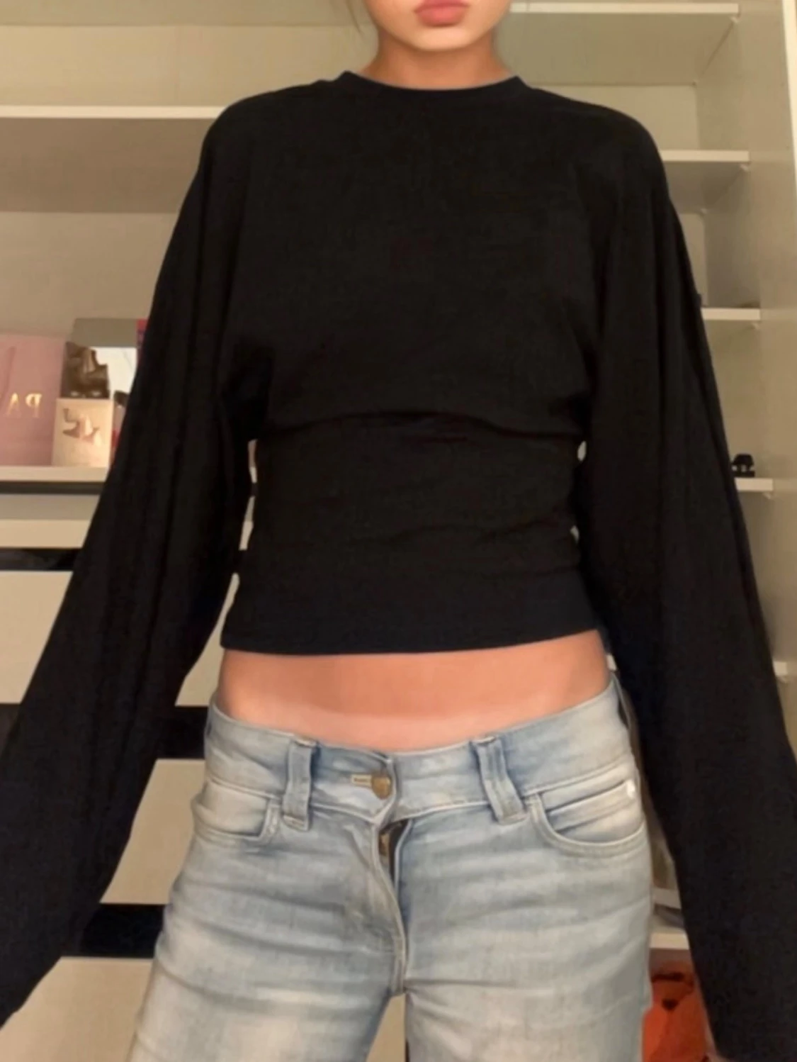 Svart croppad långärmad topp