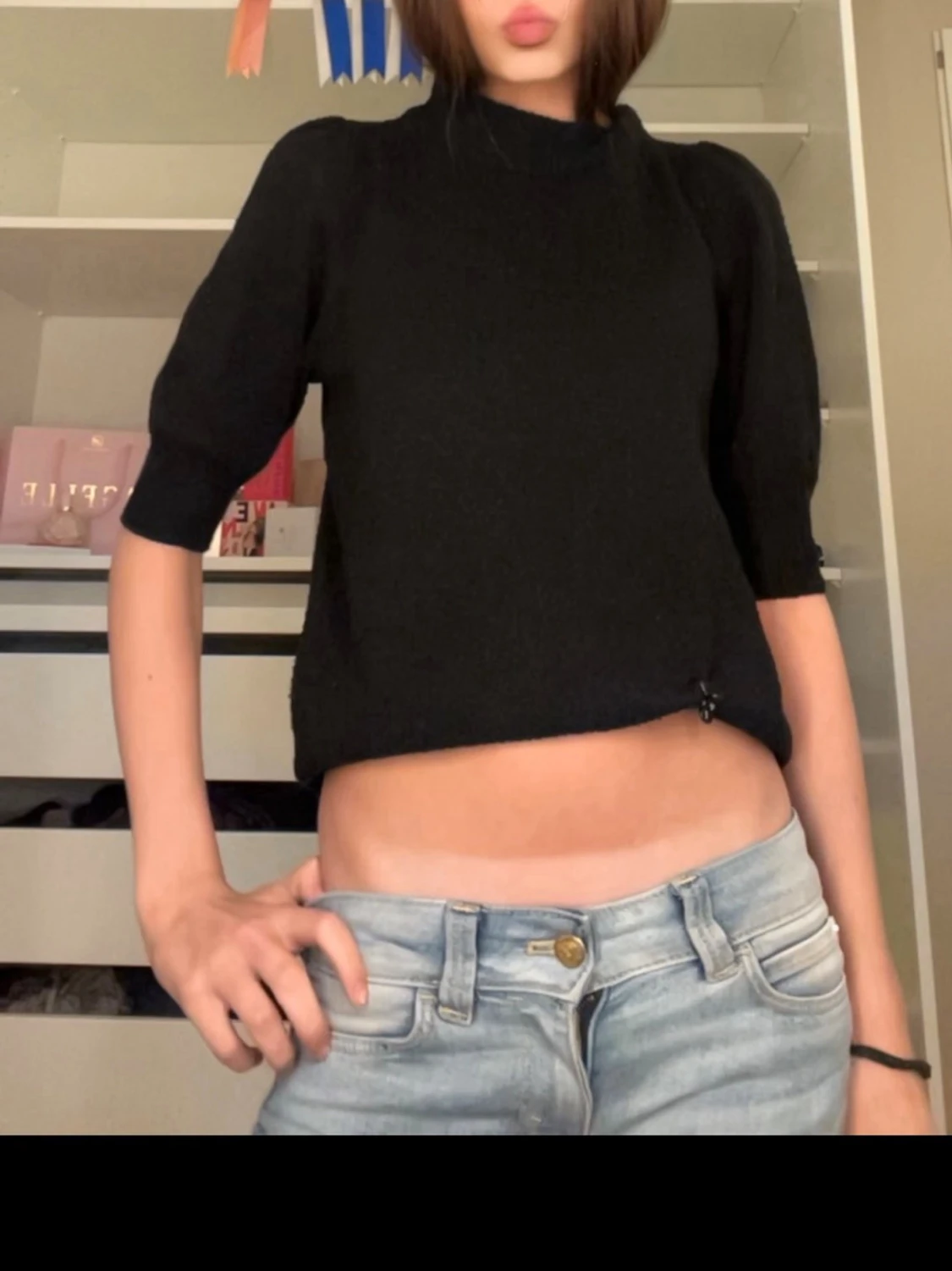 Svart stickad polotopp