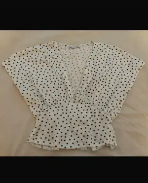 Prickig topp från Zara