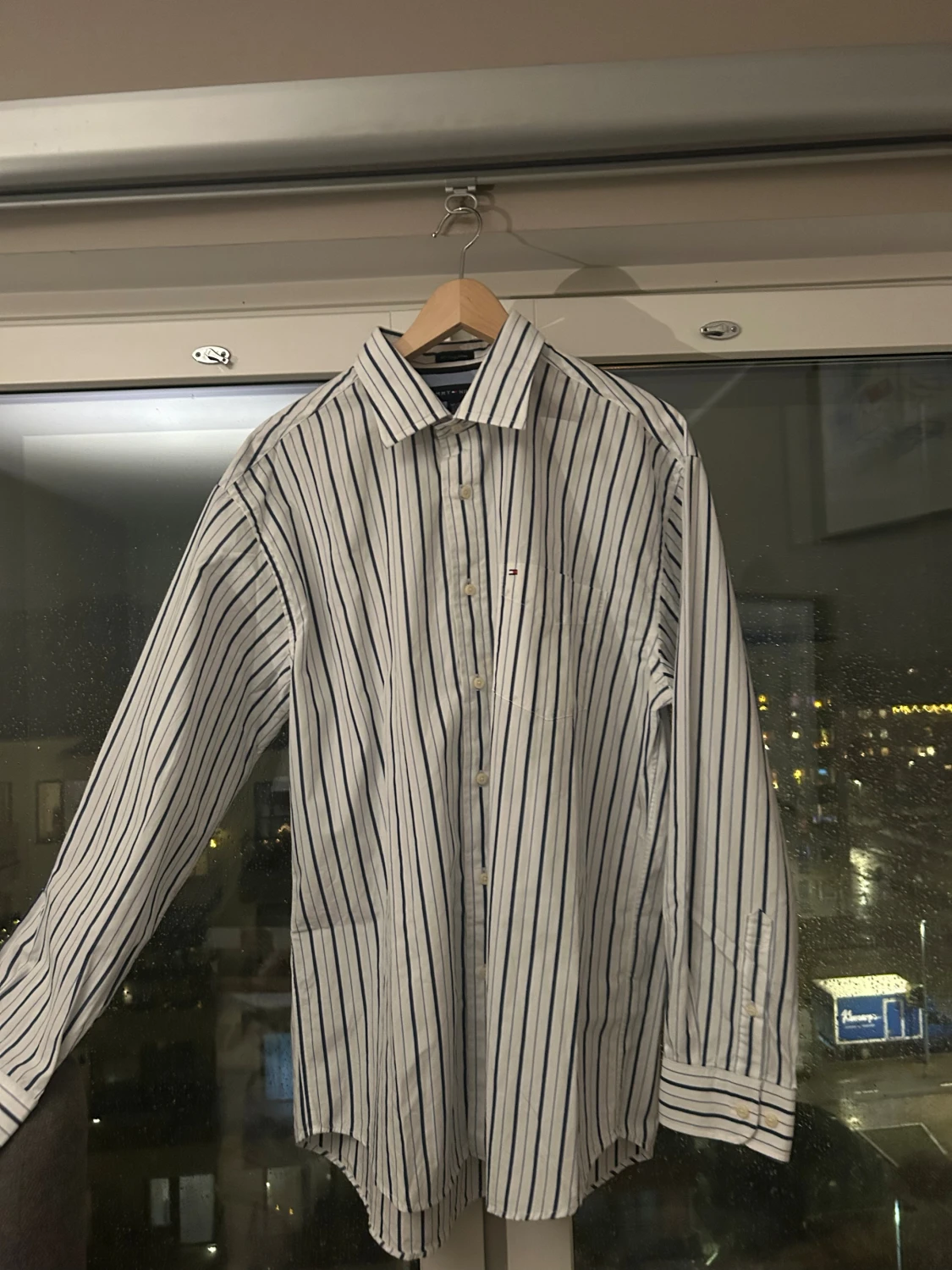 Randig skjorta från Tommy Hilfiger - 2