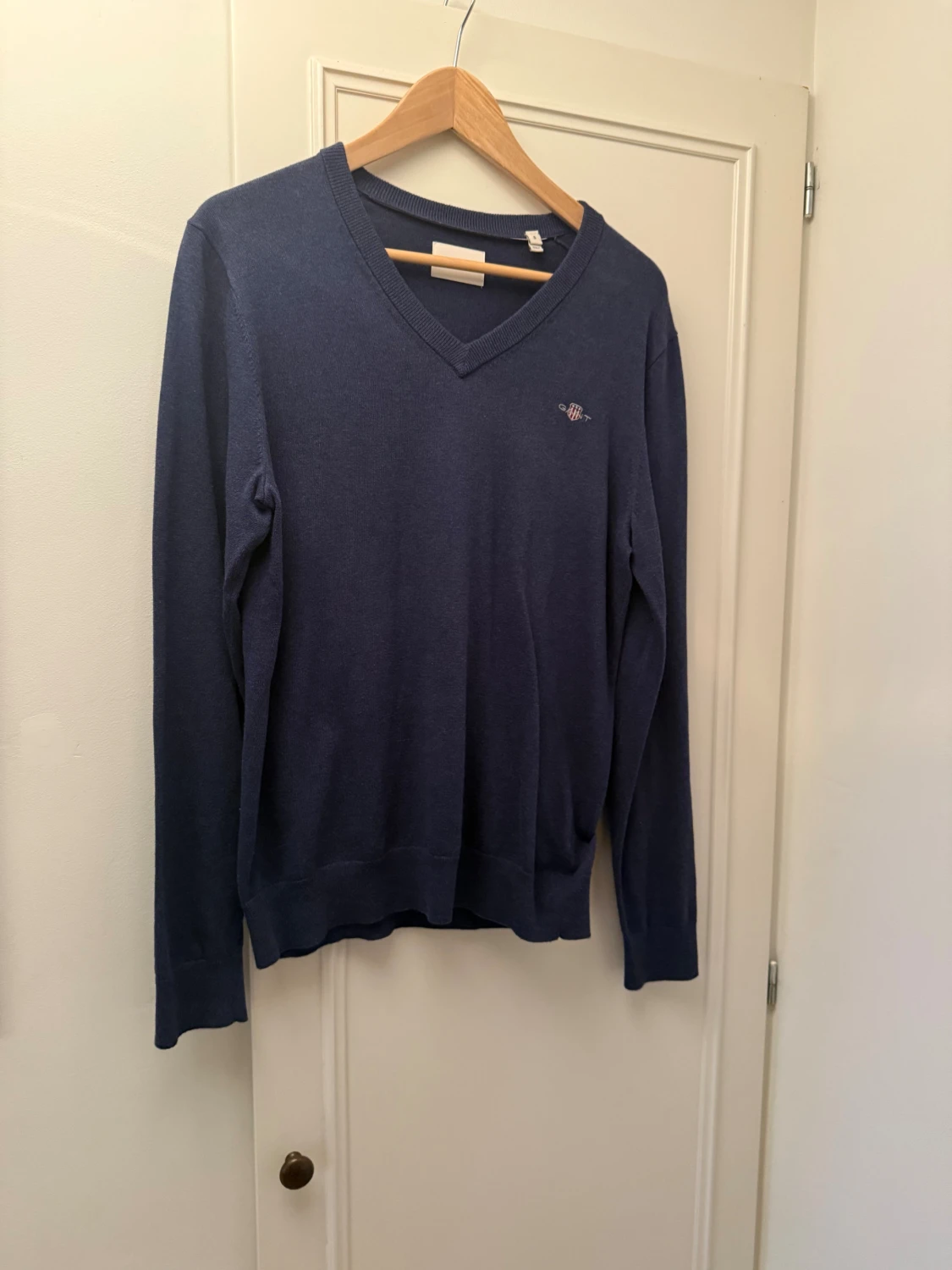 Blå v-ringad tröja från GANT - 4