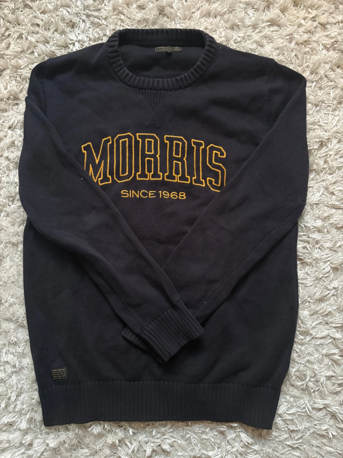 Mörkblå stickad tröja Morris M