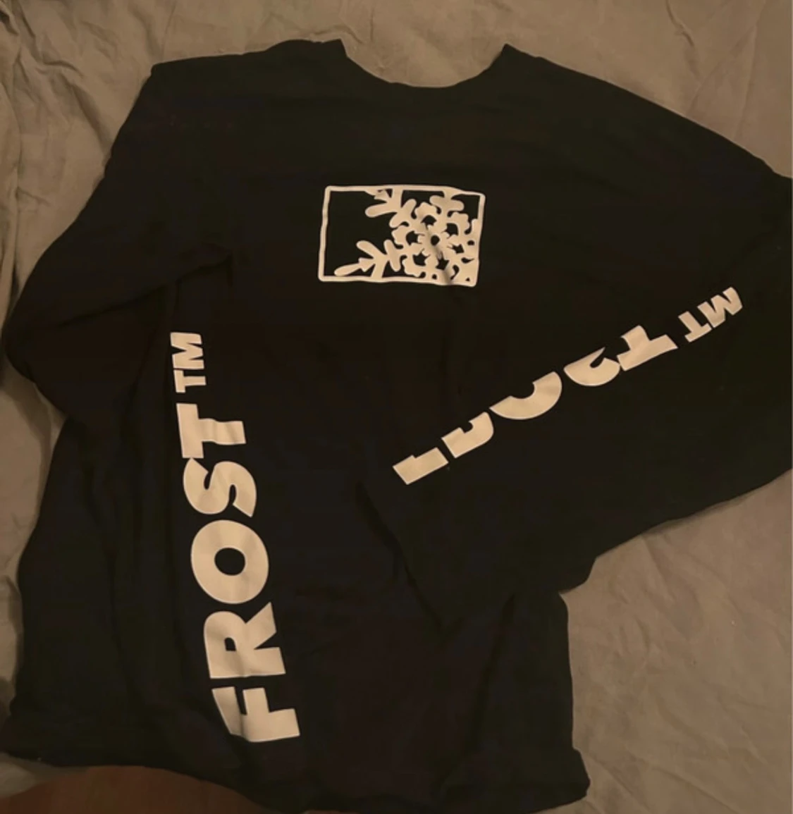 Svart långärmad tröja från FROST - 2