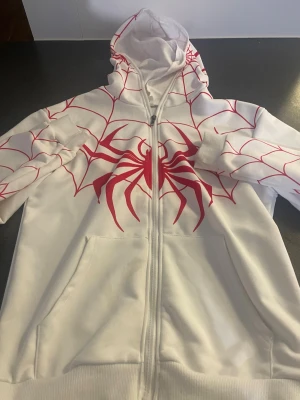 Sp5der fett snygg 🤩  - Bra stick tröja e fett snygg 🤩 