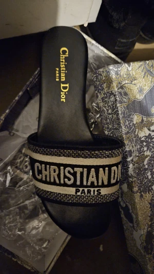 Fina tofflor använd 1 gång - Tofflor 