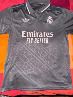 Real Madrid third kit 24/25 Bellingham  - Helt oanvänd tröja 