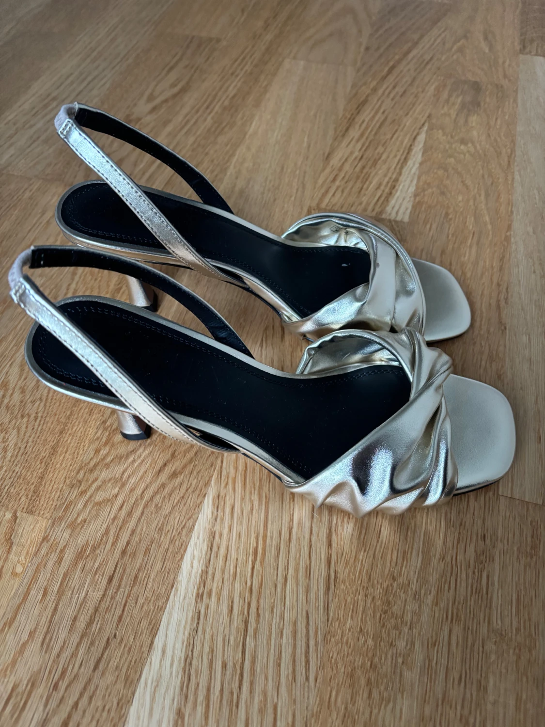 Guldiga klackar från ONLY jul nyår - 1