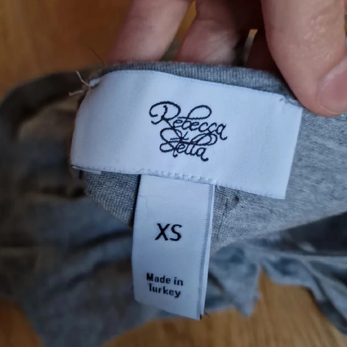 Grått linne från Rebecca Stella - 3