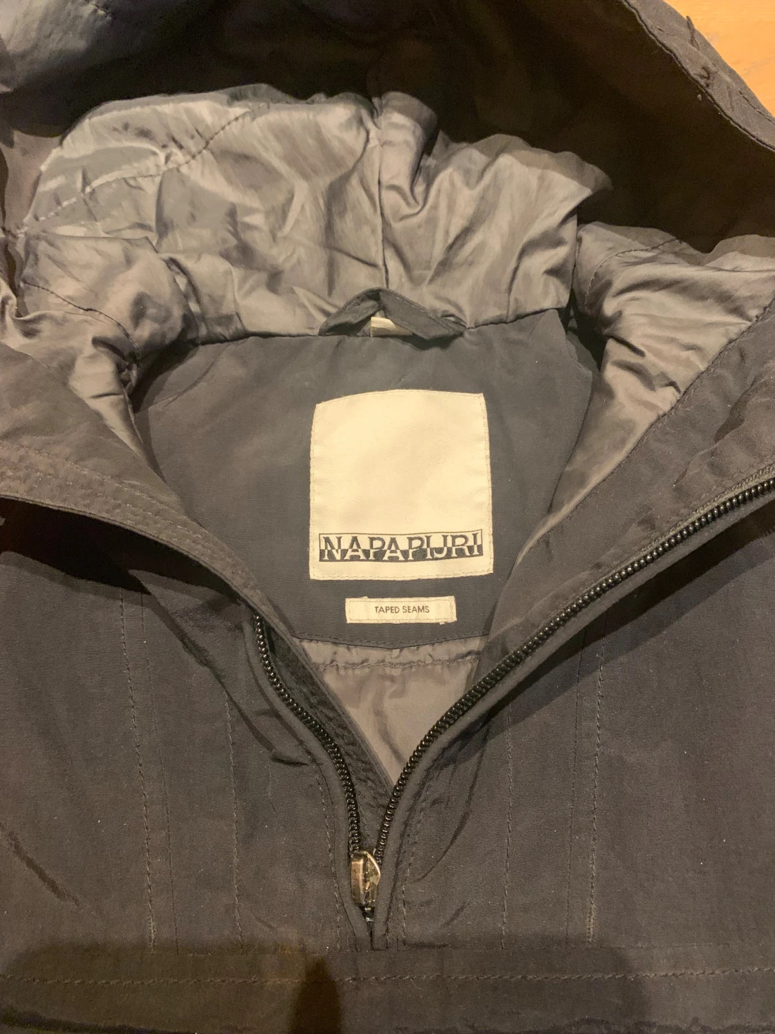 Svart vindjacka från Napapijri - 2