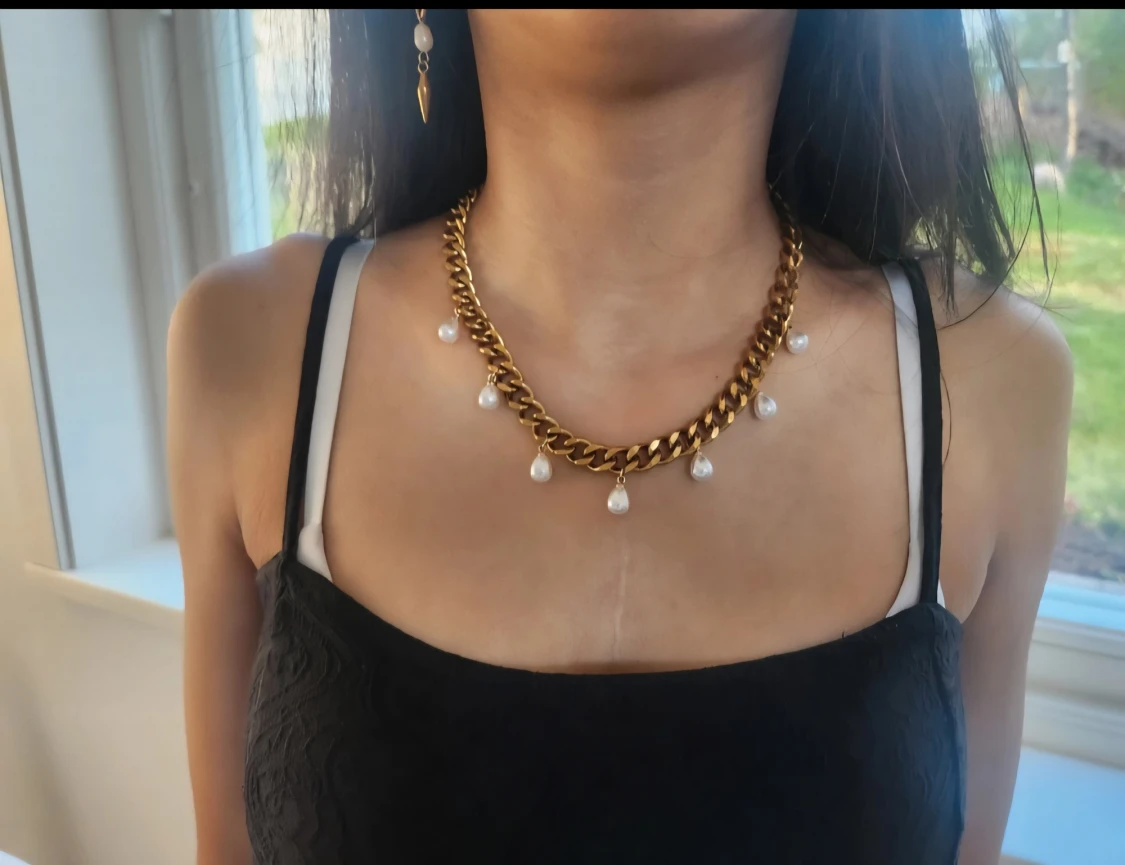 Guldpläterat halsband med droppformade pärlor - 1