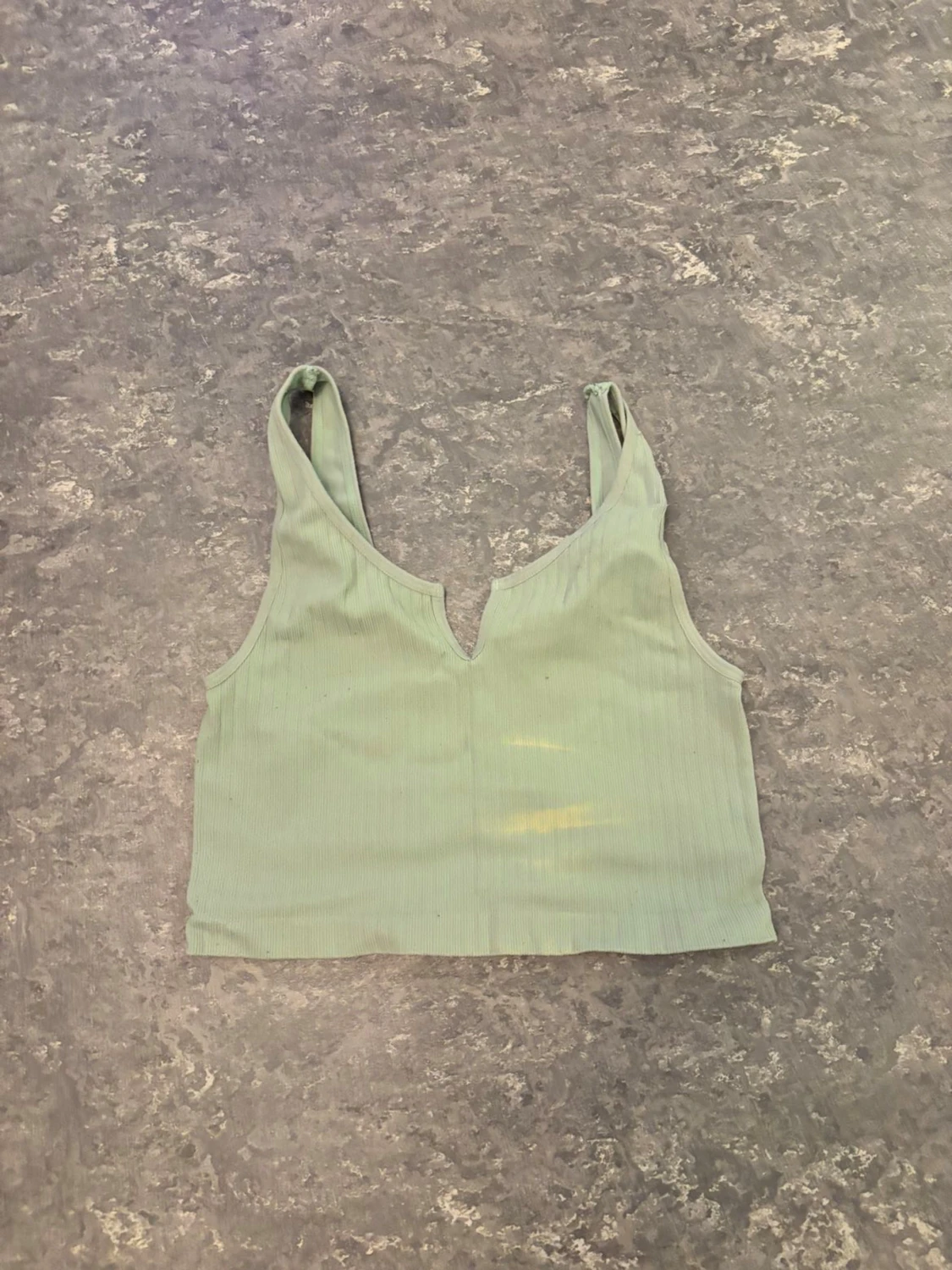 Ljusgrön ribbad linnetopp