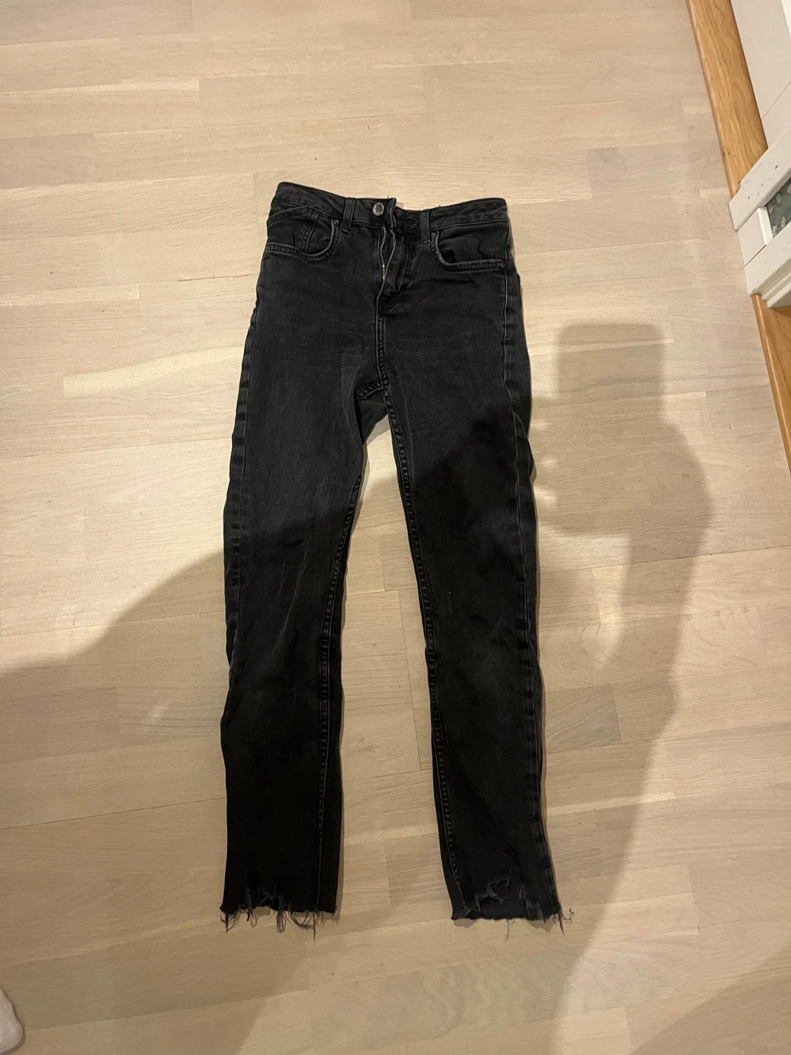 Svarta jeans från Zara - 1
