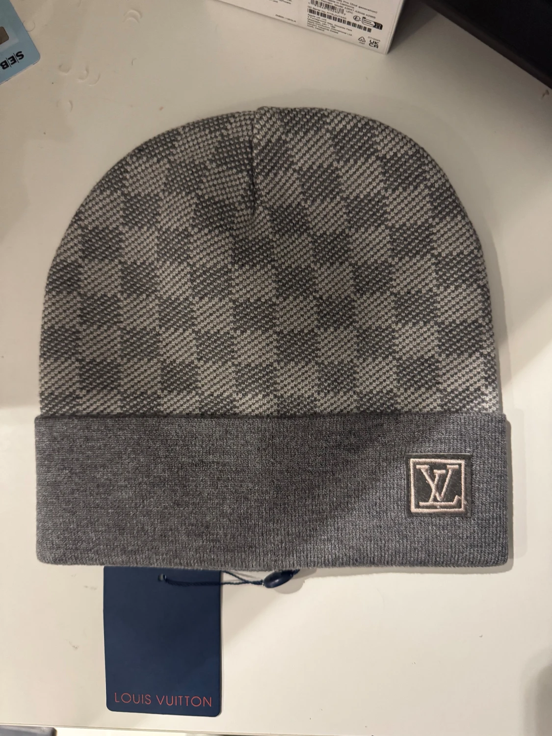 Grå rutig mössa från L-V