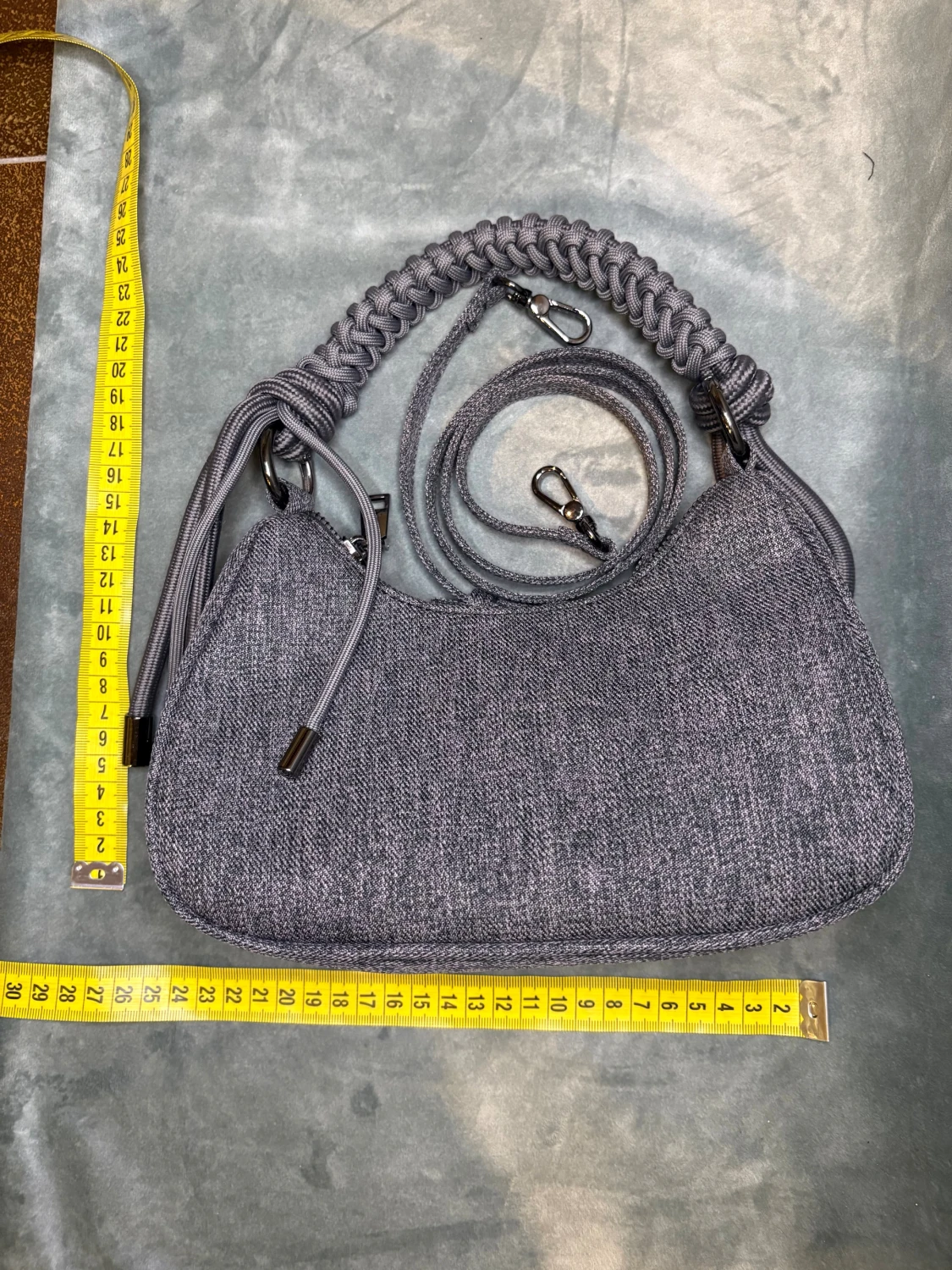 Grå axelväska med flätat handtag NY - 2