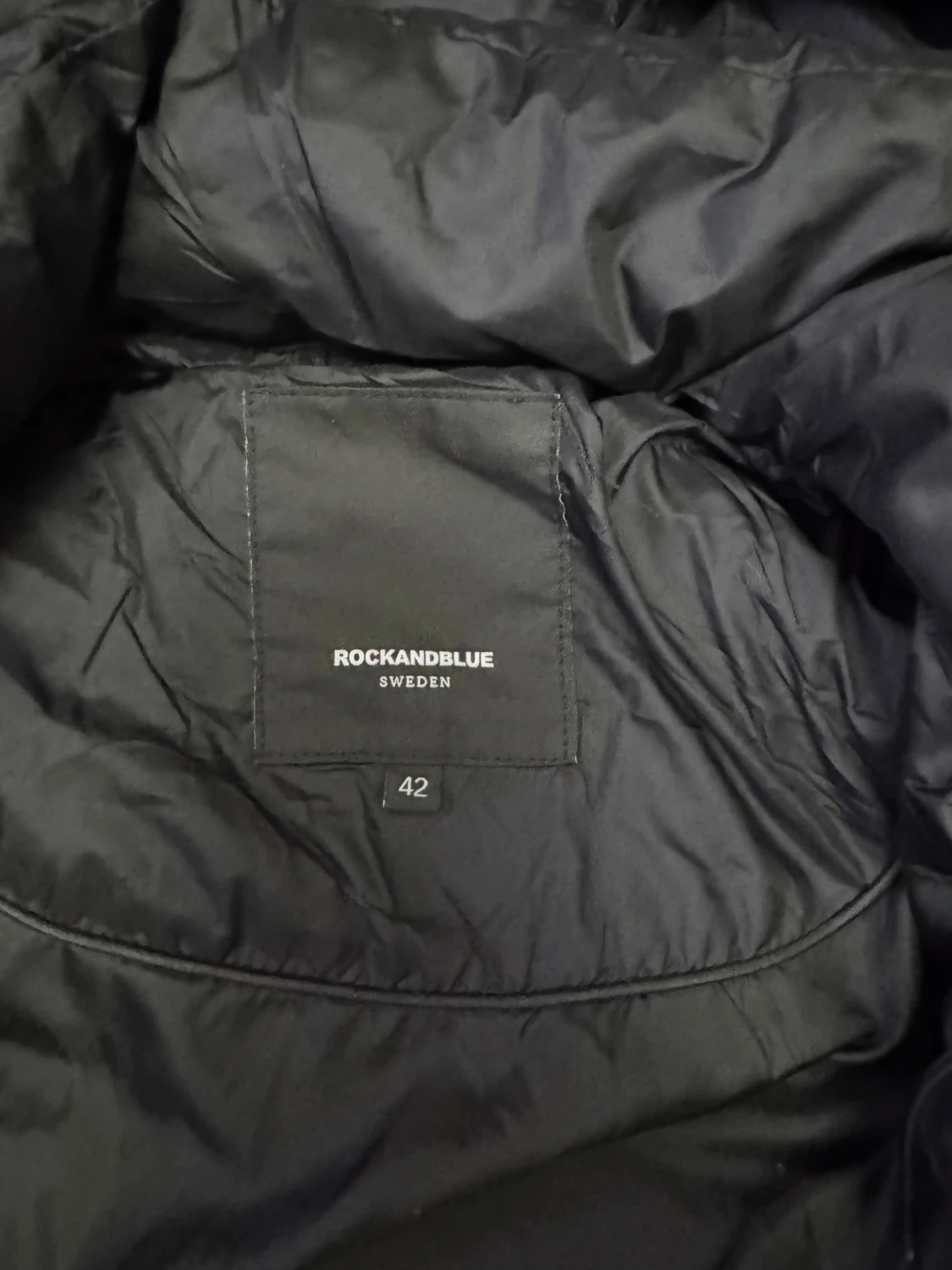 Svart lång dunjacka Rockandblue - 3