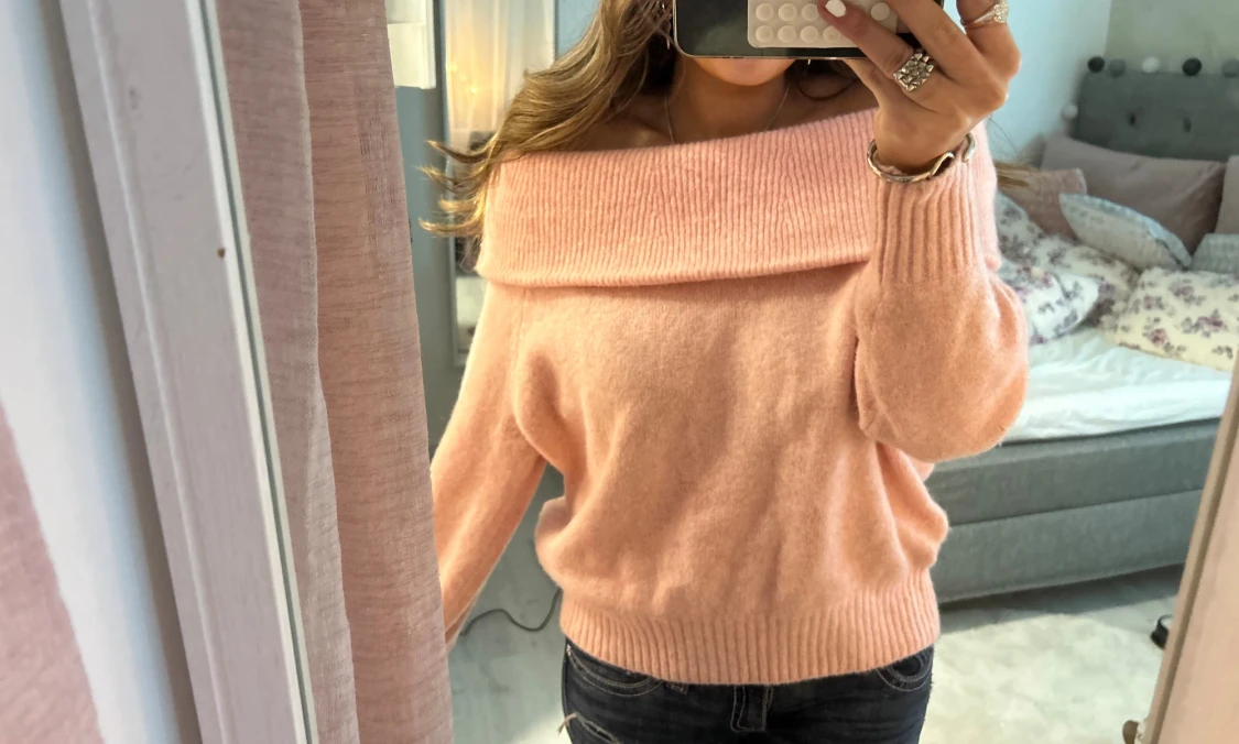 Ljusrosa offshoulder stickad tröja - 3
