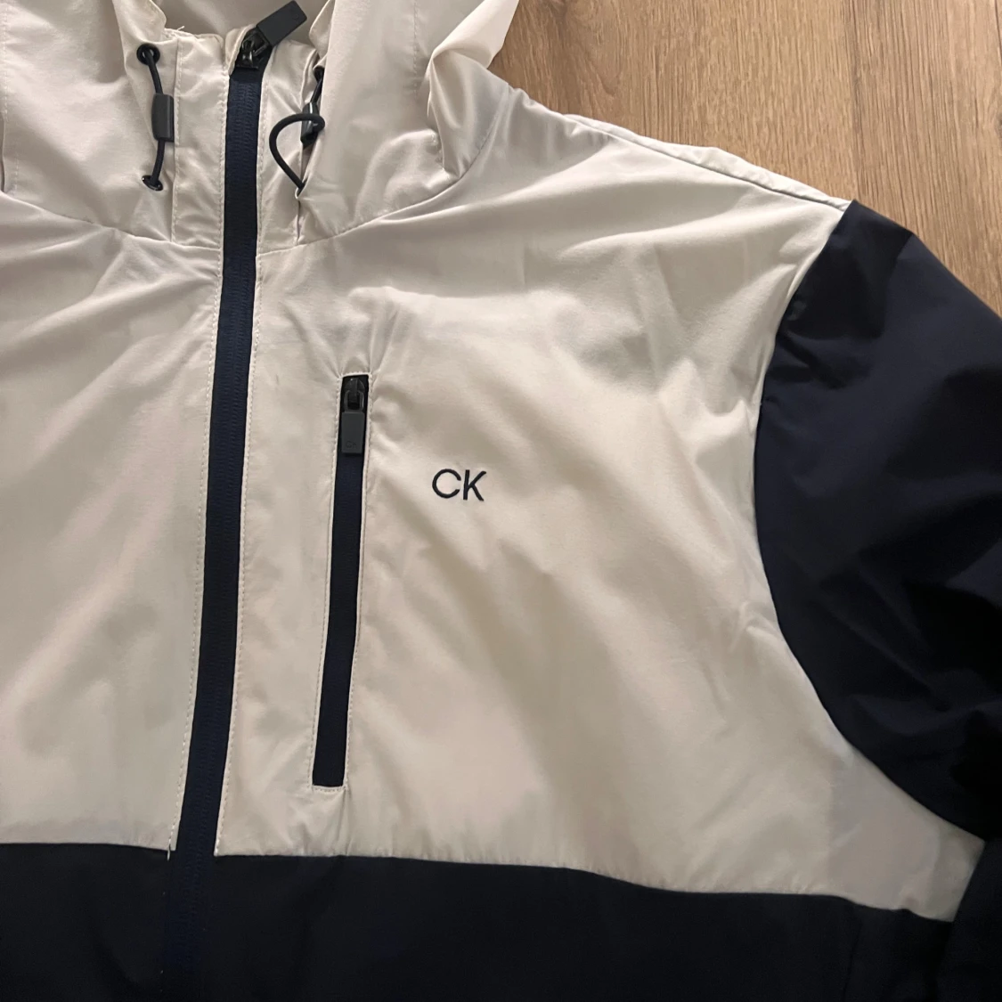 Calvin Klein svartvit vindjacka - 1