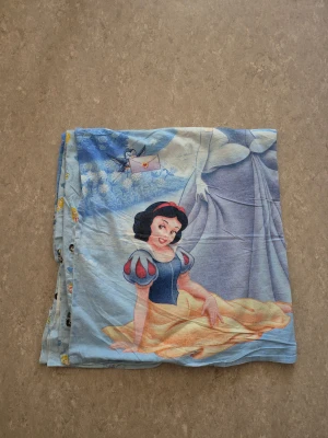 Påslakan - Söt påslakan med Disney Princess motiv. Perfekt för barnrummet.