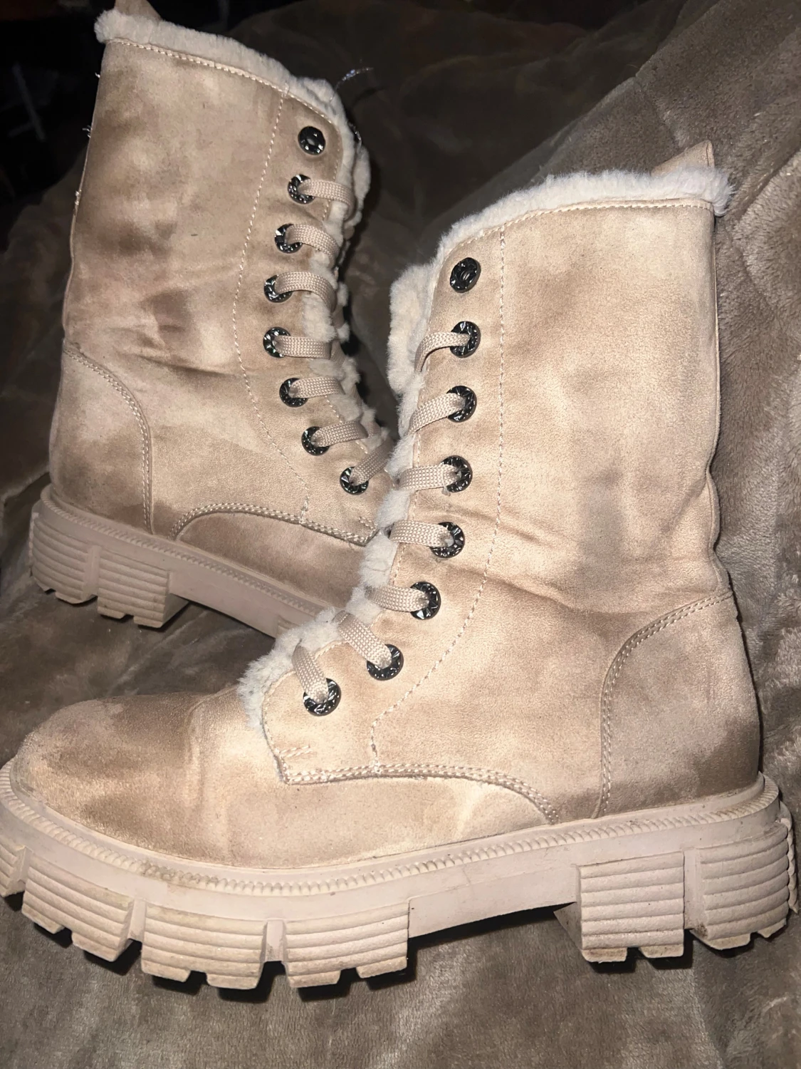 Beige mockaboots med foder, storlek 38