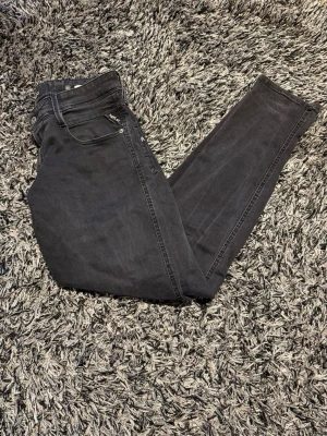 Replay Anbass - Replay anbass jeans! W30 L30! Bra skick! Hör av dig vid frågor eller funderingar// Lutino UF