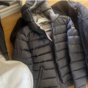 Colmar jacka - Säljer nu min colmar jacka! Inga defekter🤗köpt för 5000kr, skriv om ni är intresserade!!